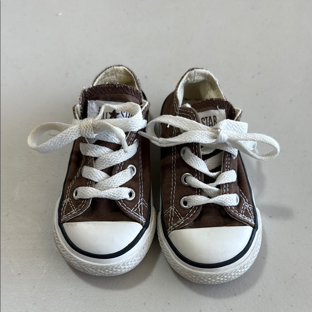 Toddler Brown Converse Sneakers All Star size 6